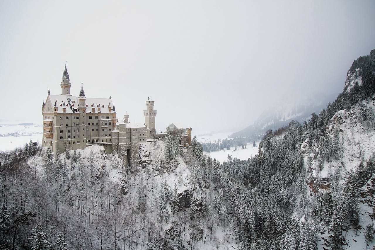 Mariage au Château dans les Alpes : Un Conte de Fées Enneigé